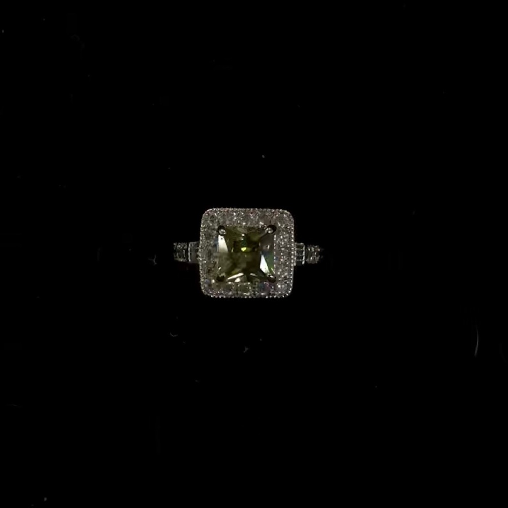 Fragrant Jewels Square Ring